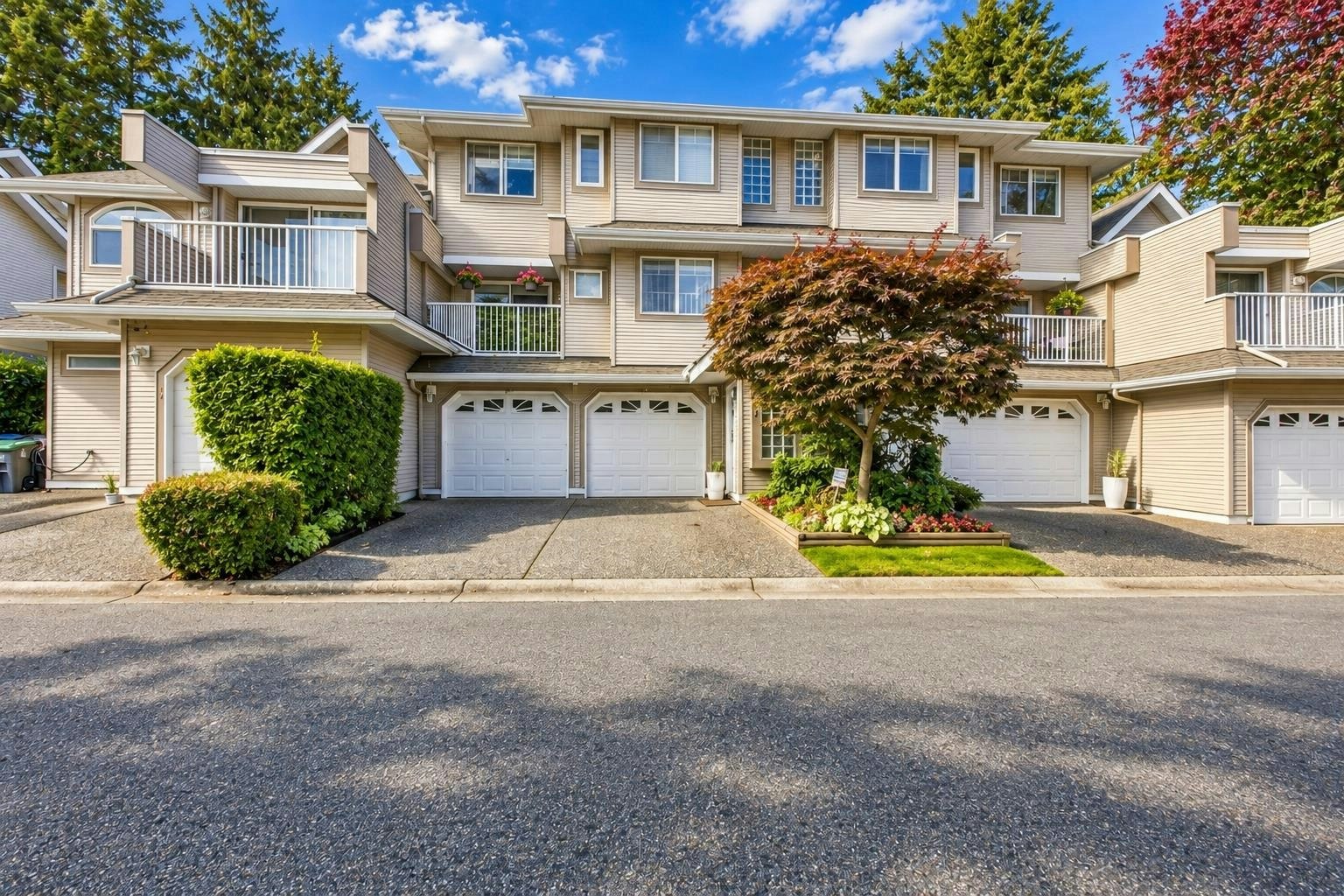 18-8289 121a Street, Surrey, BC, V3W 1G6