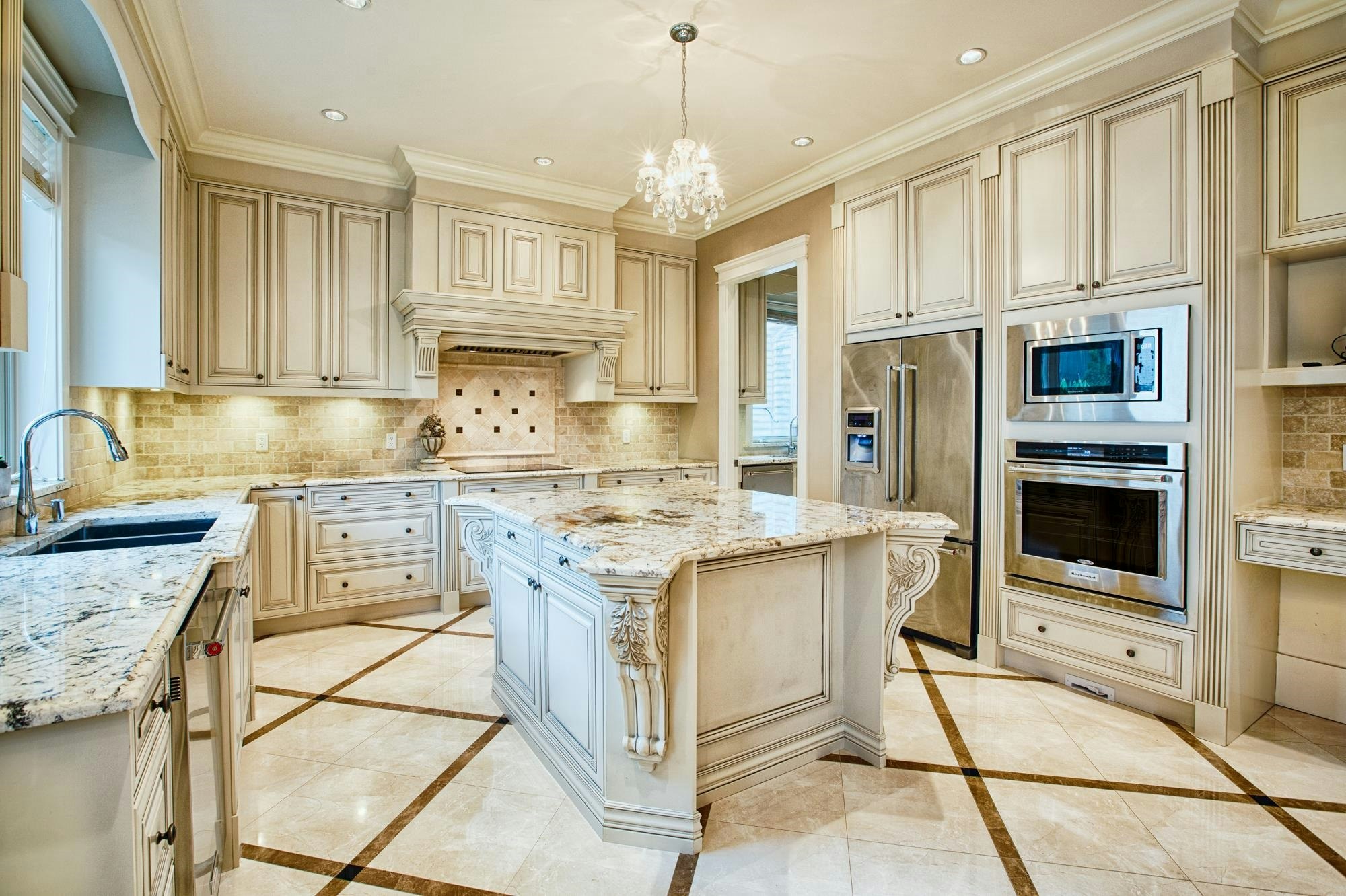 5538 Meadedale Drive, Burnaby, BC, V5B 2E8 - 17