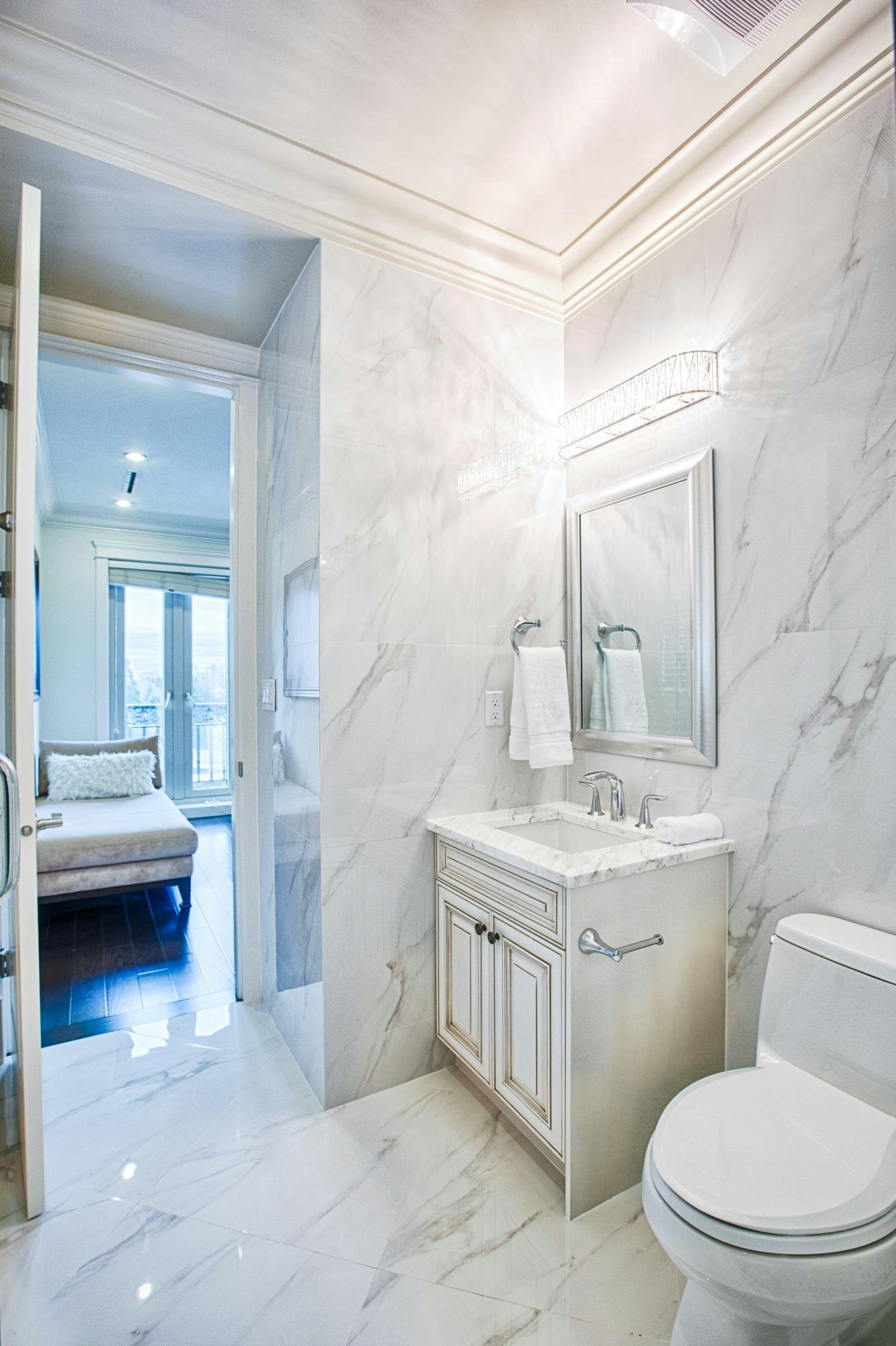 5538 Meadedale Drive, Burnaby, BC, V5B 2E8 - 13