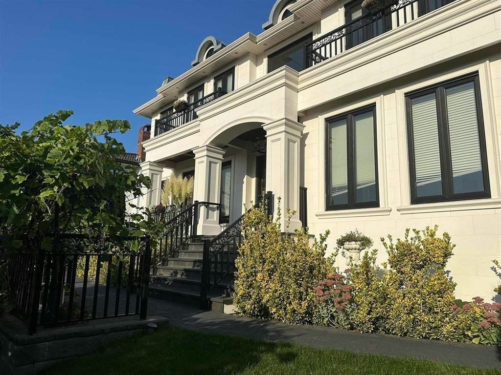 5538 Meadedale Drive, Burnaby, BC, V5B 2E8 - 3