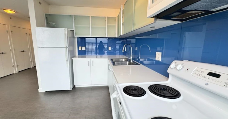 10xx-66 W Cordova Street, Vancouver, BC, V6B 0L2 - 3