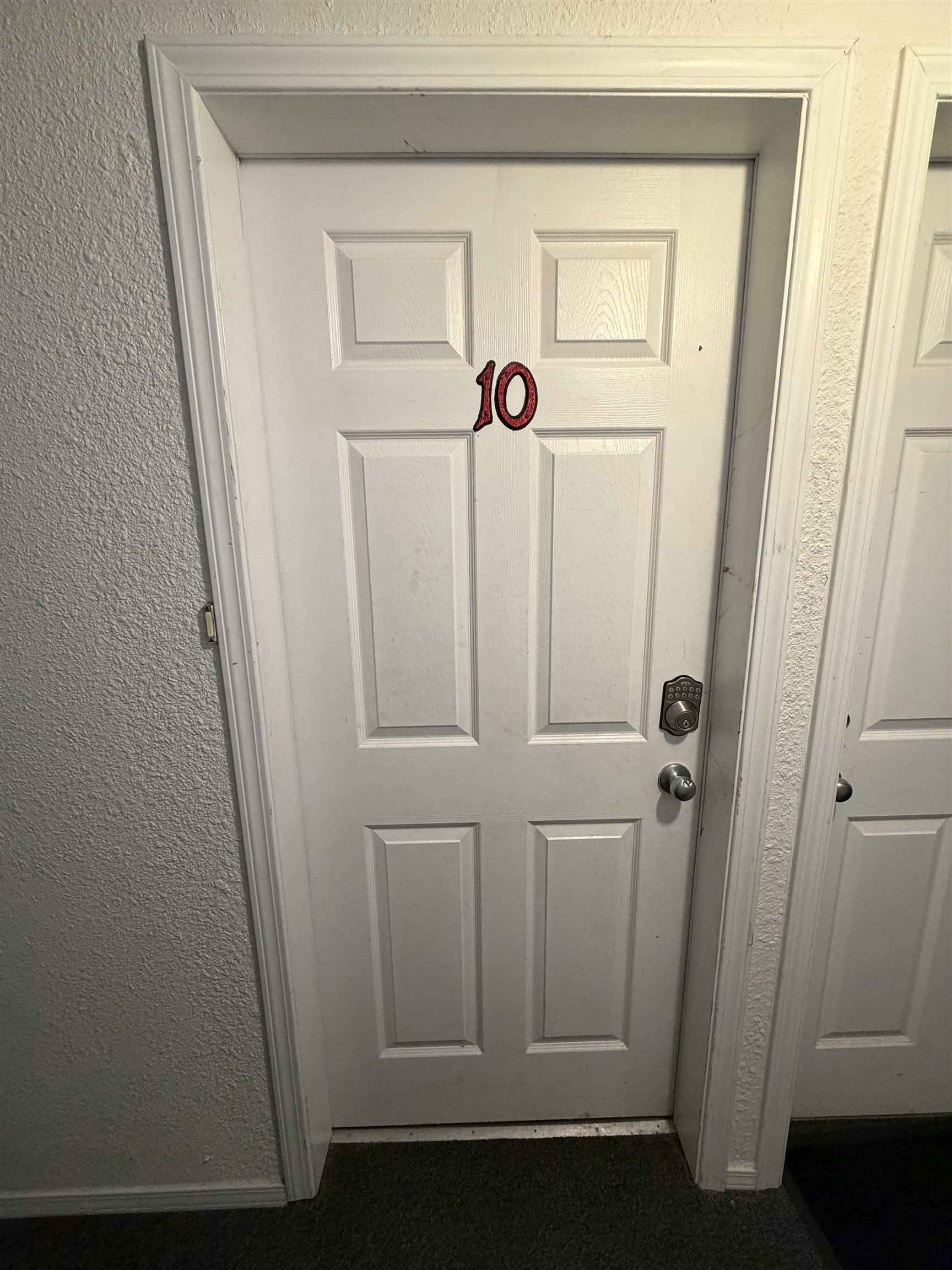 10-17700 60 Avenue - 2