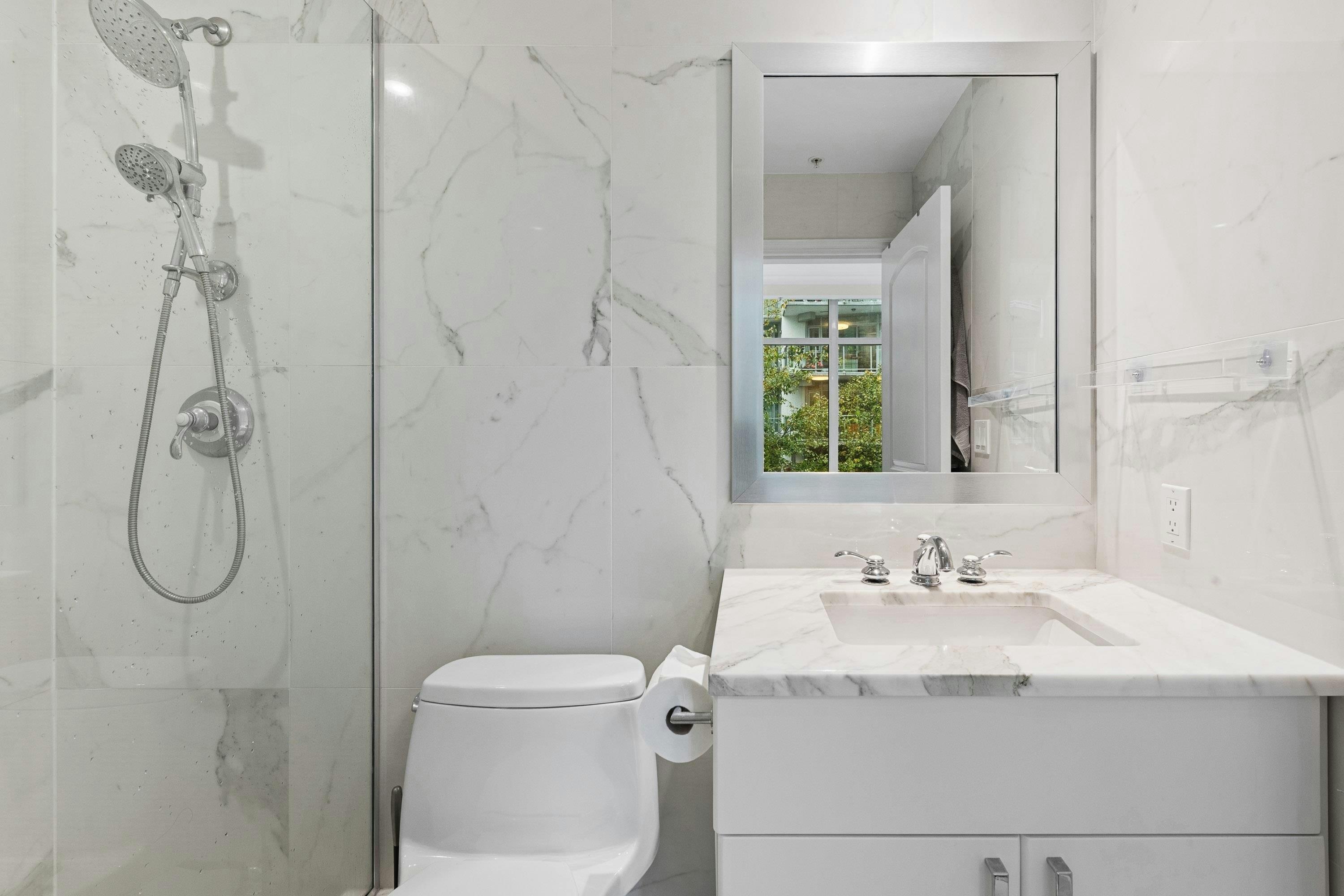 211-185 Victory Ship Way, North Vancouver, BC, V7L 0G2 - 21