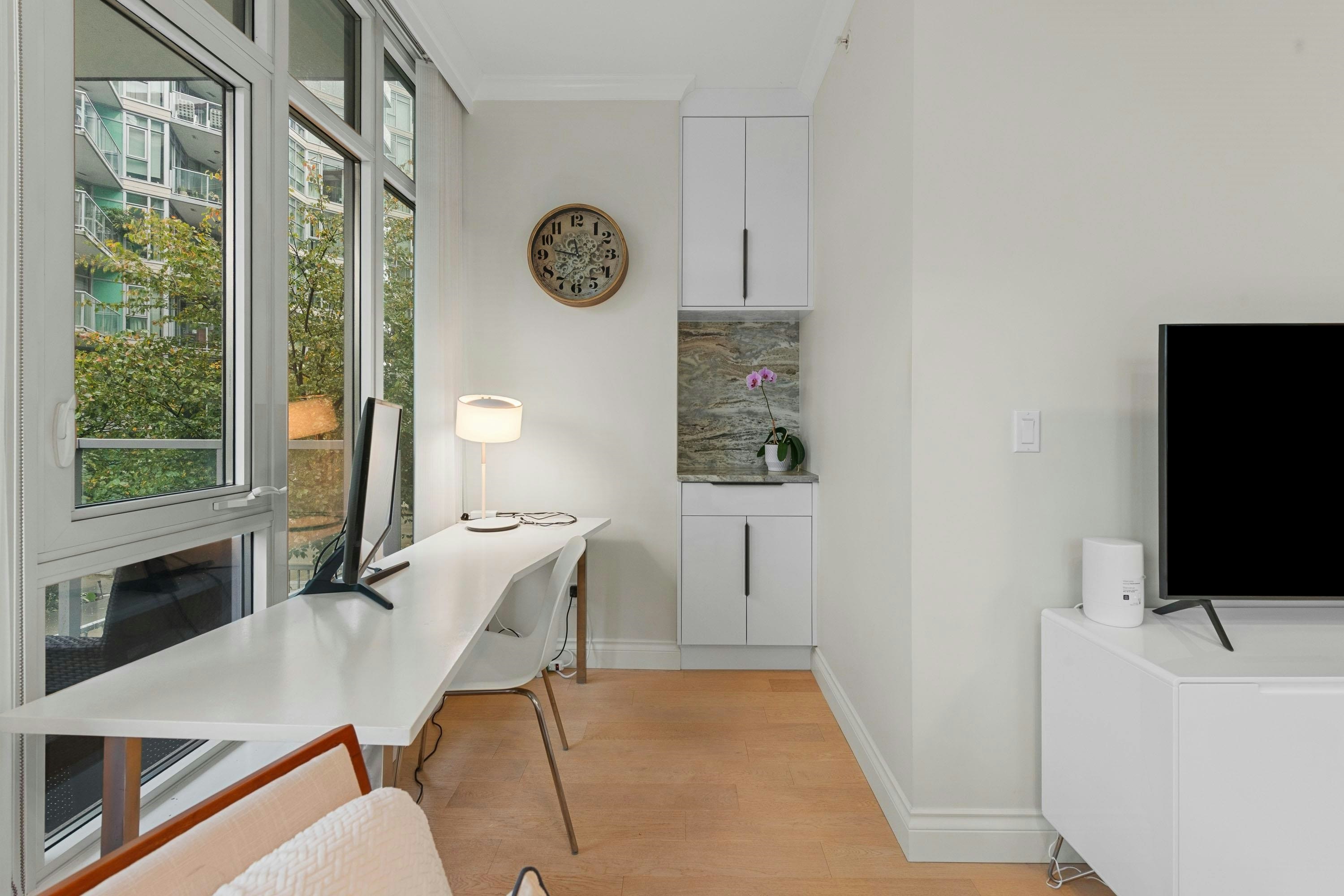 211-185 Victory Ship Way, North Vancouver, BC, V7L 0G2 - 11