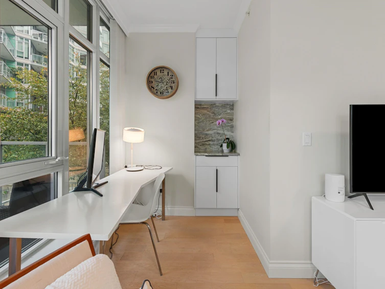 211-185 Victory Ship Way, North Vancouver, BC, V7L 0G2 - 11
