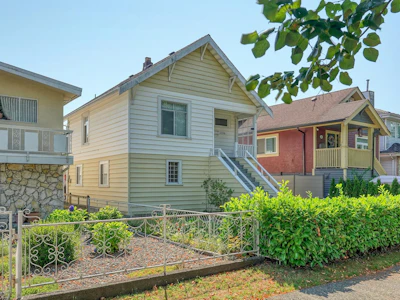2336 45 Avenue - 2