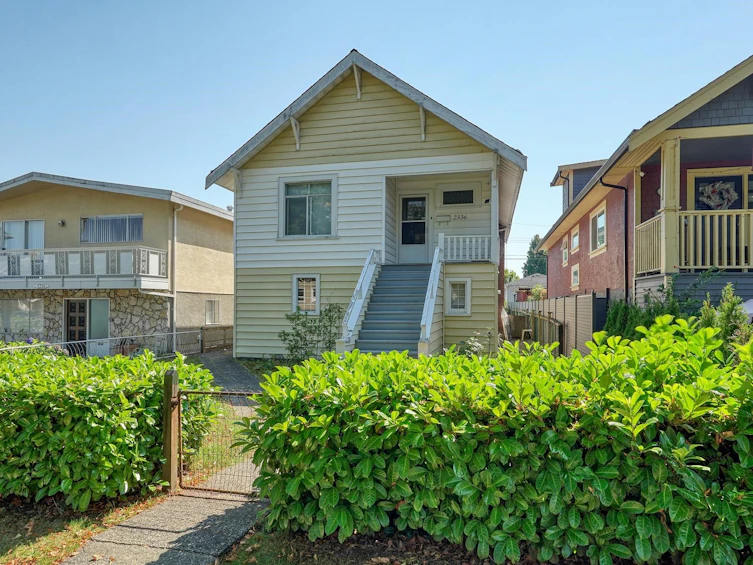 2336 45 Avenue, Vancouver, BC, V5R 3B5 - 3