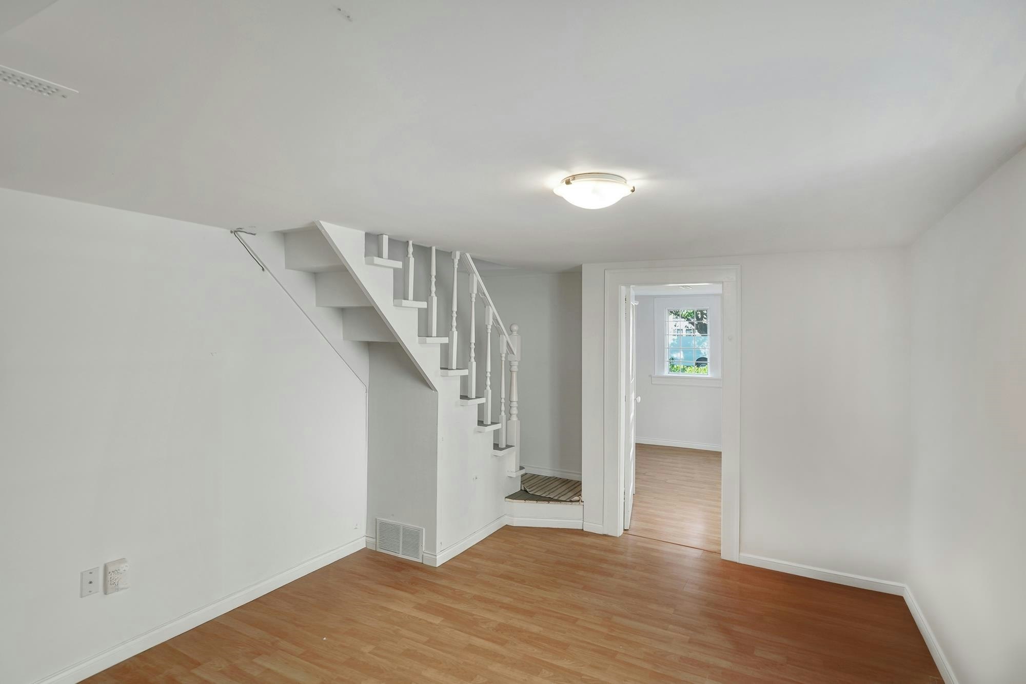 2336 45 Avenue, Vancouver, BC, V5R 3B5 - 24