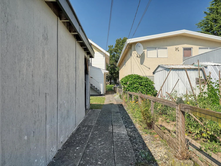 2336 45 Avenue, Vancouver, BC, V5R 3B5 - 31