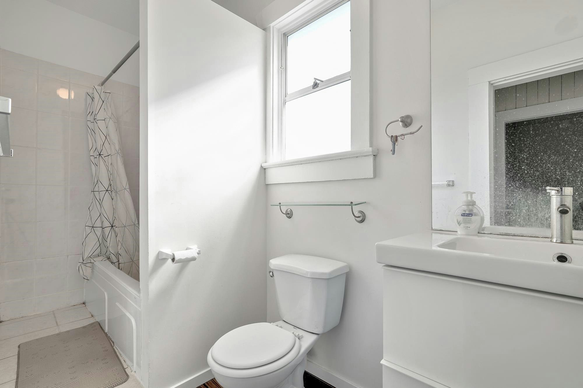 2336 45 Avenue, Vancouver, BC, V5R 3B5 - 23