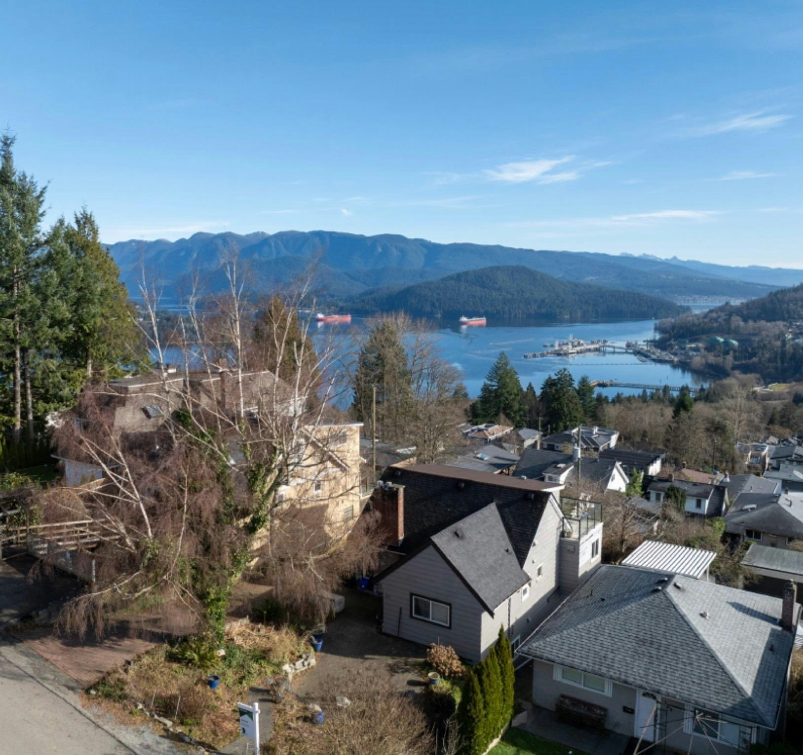 190 N Ellesmere Avenue, Burnaby, BC, V5B 1J8 - 9