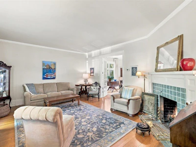 6048 Elm Street - 2