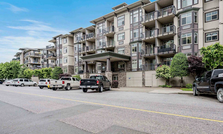412-45893 Chesterfield Avenue