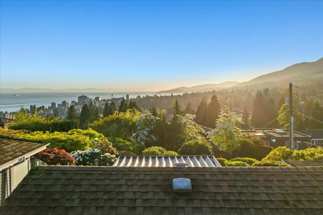 982 Braeside Street, West Vancouver, BC, V7T 2K8 - 38