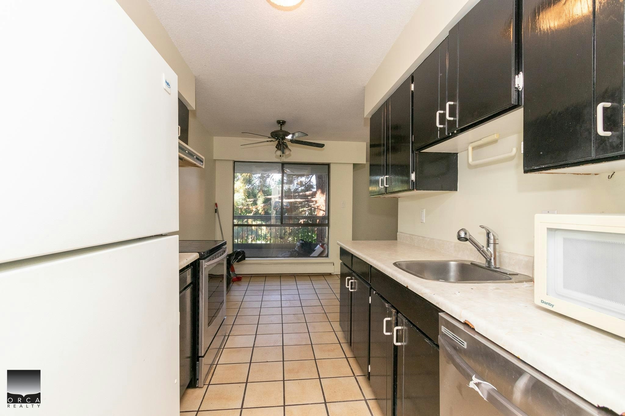 203-1877 West 5th Street, Vancouver, BC, V6J 1P5 - 5
