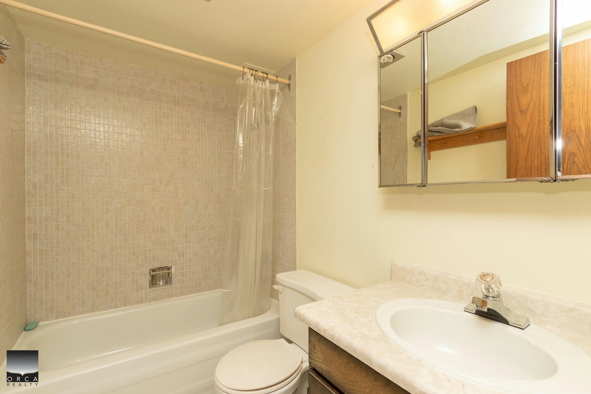 203-1877 West 5th Street, Vancouver, BC, V6J 1P5 - 11