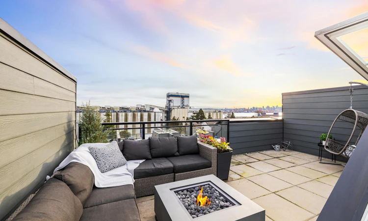 444-545 E 2nd Street