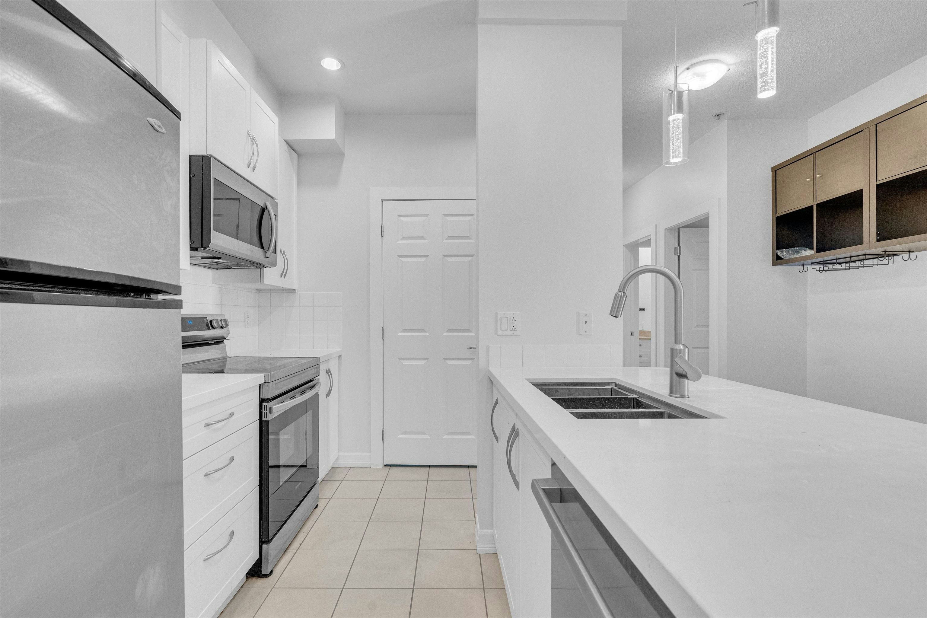 415-10237 133 Street, Surrey, BC, V3T 0C6 - 5