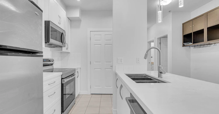 415-10237 133 Street, Surrey, BC, V3T 0C6 - 5