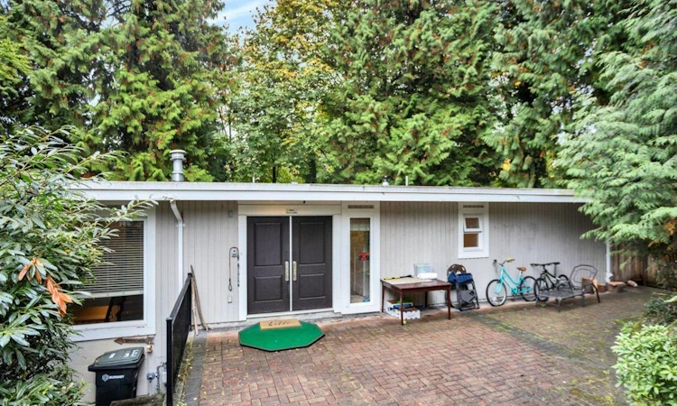 7565 Whelen Court