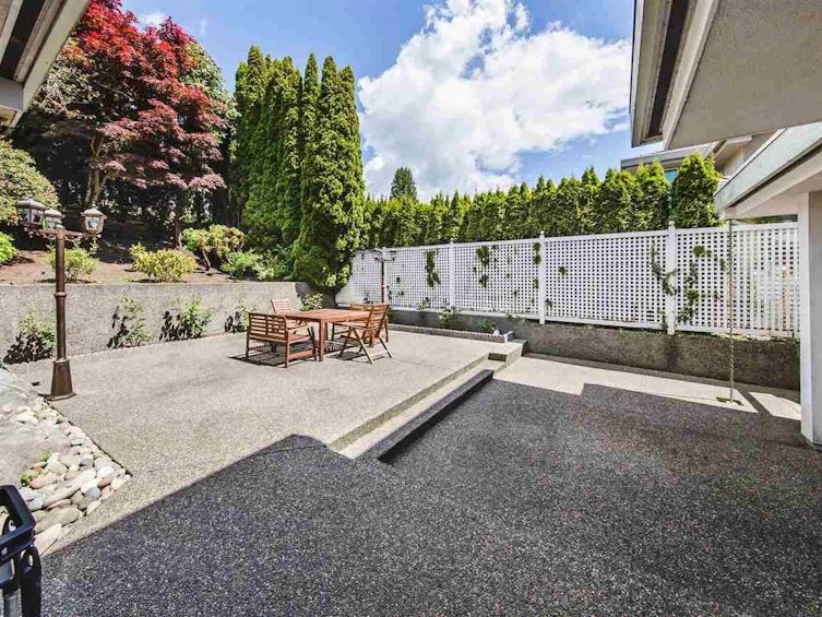 2273 Mathers Avenue, West Vancouver, BC, V7V 2H4 - 30