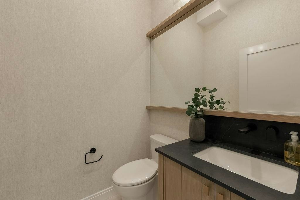 2544 Grant Street, Vancouver, BC, V5K 3G7 - 9