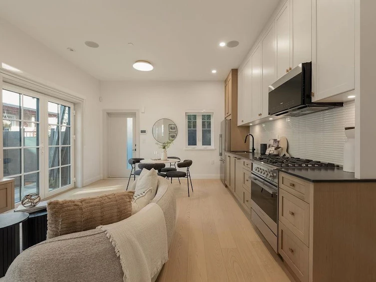 2544 Grant Street, Vancouver, BC, V5K 3G7 - 7