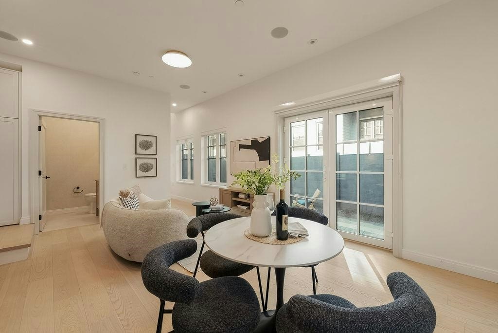 2544 Grant Street, Vancouver, BC, V5K 3G7 - 3