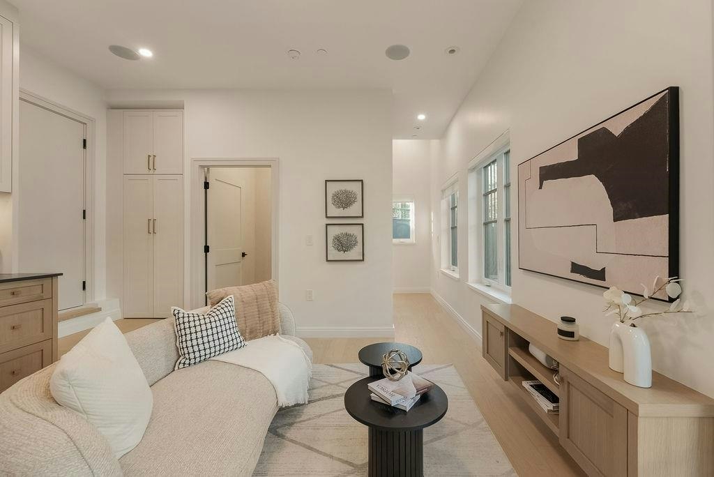 2544 Grant Street, Vancouver, BC, V5K 3G7 - 5