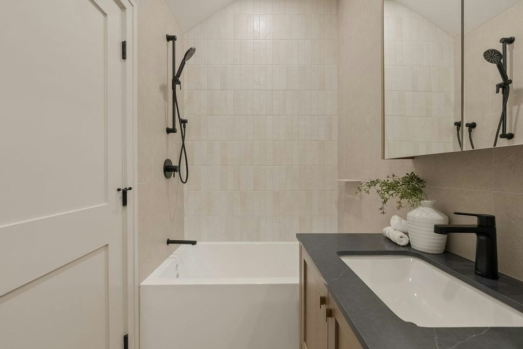 2544 Grant Street, Vancouver, BC, V5K 3G7 - 14