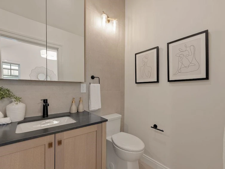 2544 Grant Street, Vancouver, BC, V5K 3G7 - 13