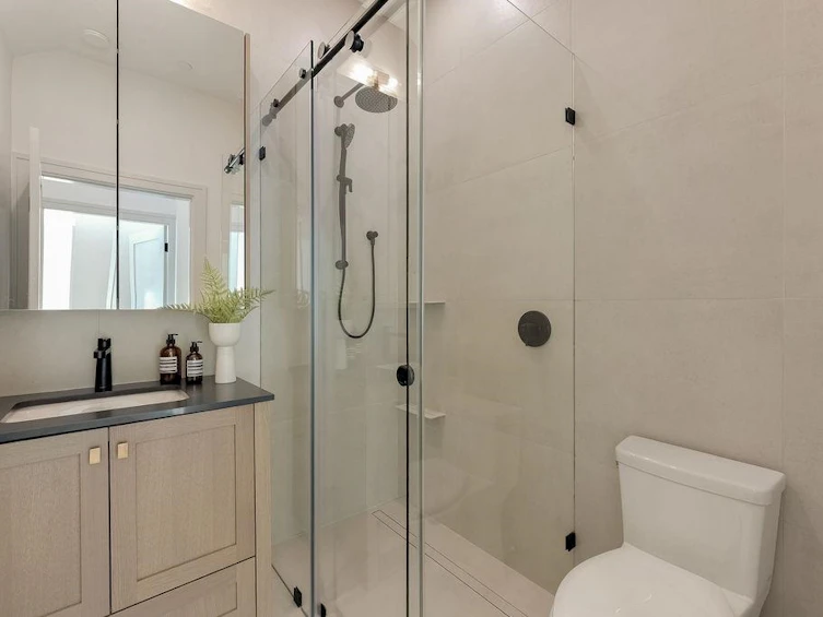 2544 Grant Street, Vancouver, BC, V5K 3G7 - 18