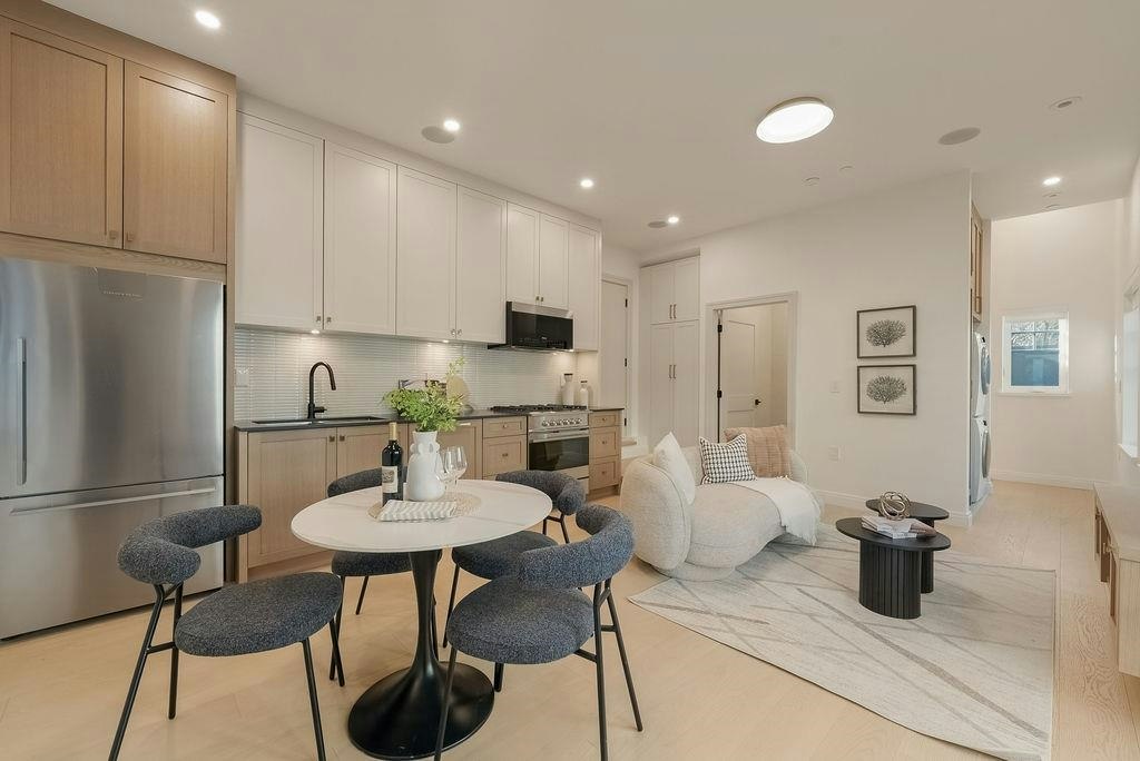 2544 Grant Street, Vancouver, BC, V5K 3G7