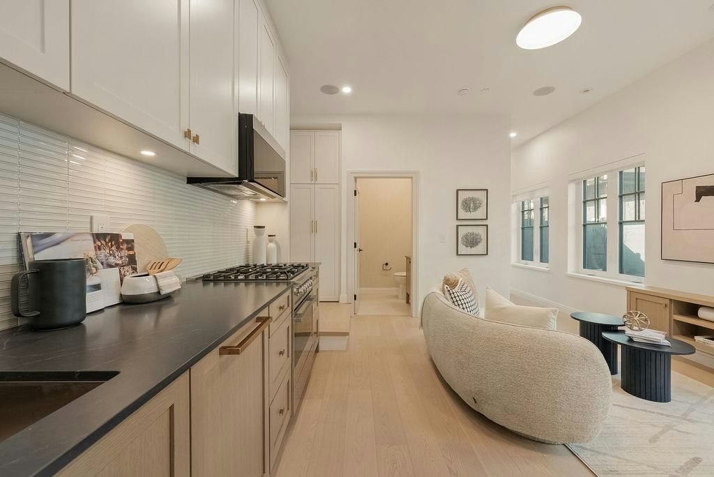 2544 Grant Street, Vancouver, BC, V5K 3G7 - 4