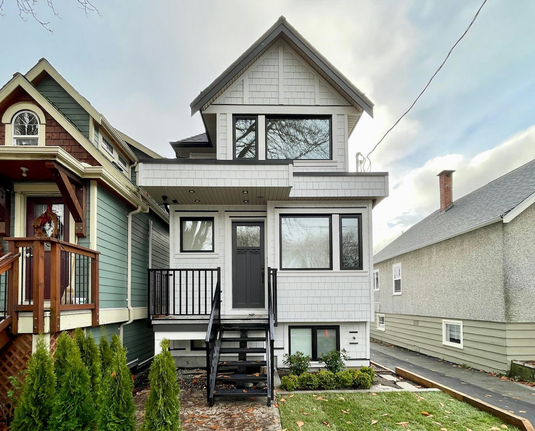 162 E 43rd Avenue, Vancouver, BC, V5W 1S9
