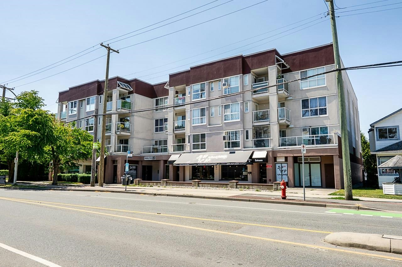 206-5499 203 Street, Langley, BC, V3A 1W1