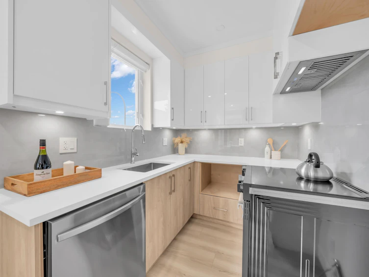 1-3581 Haida Drive, Vancouver, BC, V5M 3Y9 - 9