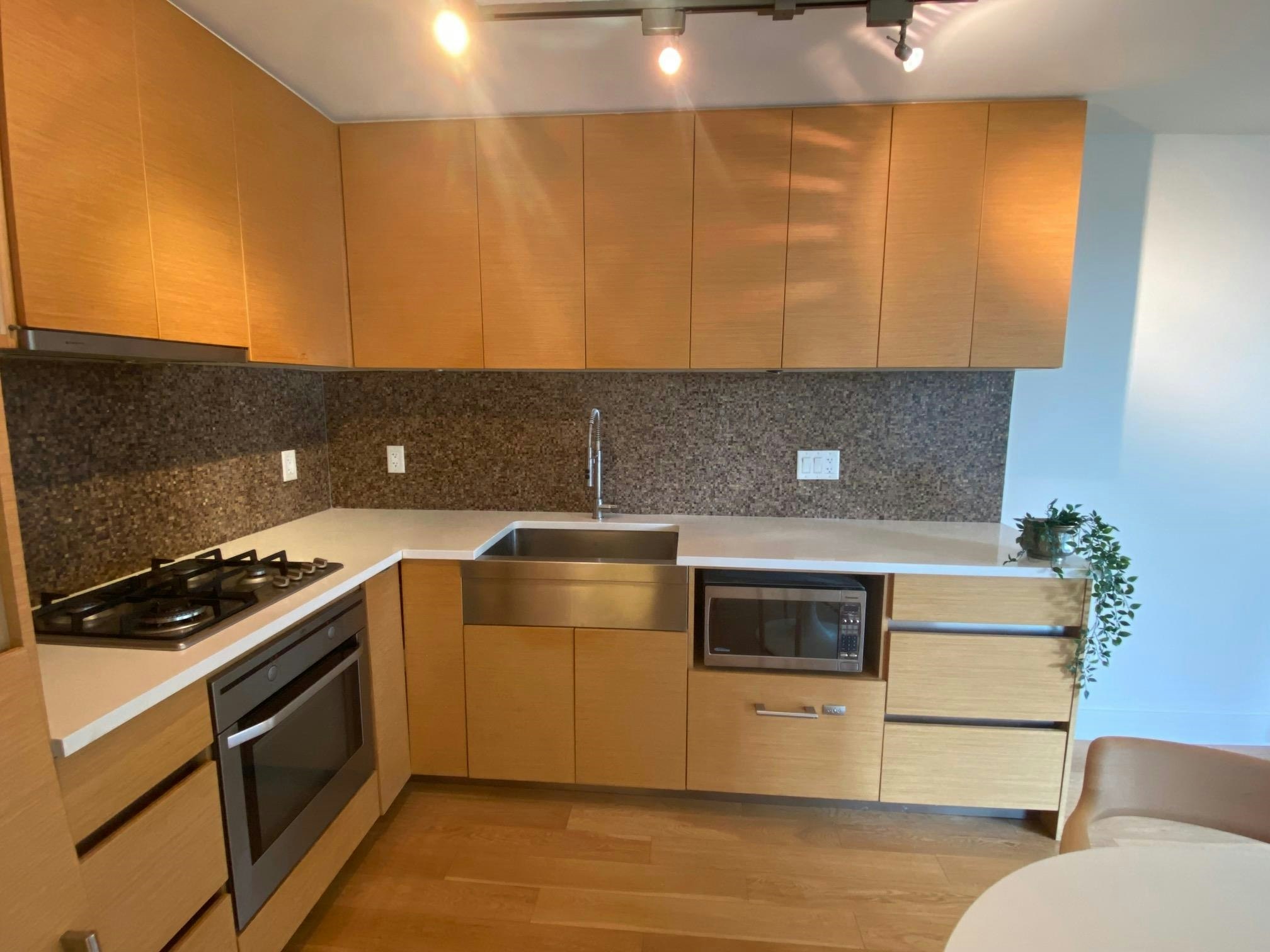 701-565 Smithe Street, Vancouver, BC, V6B 0E4 5
