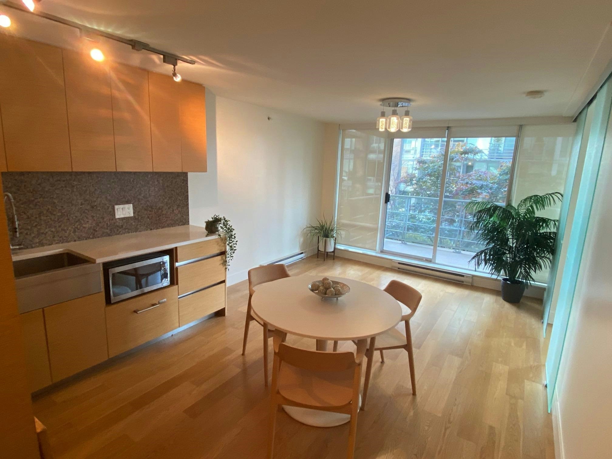 701-565 Smithe Street, Vancouver, BC, V6B 0E4 4