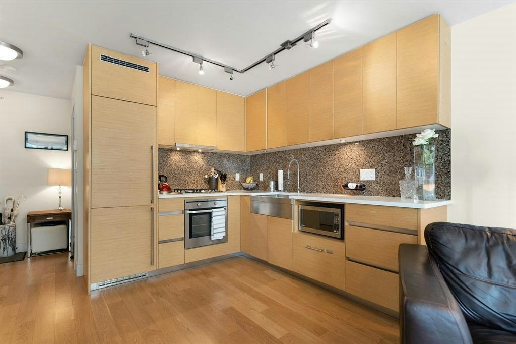 701-565 Smithe Street, Vancouver, BC, V6B 0E4 - 5