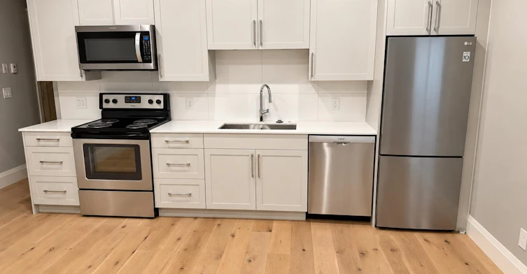 basement-848 Roslyn Boulevard, North Vancouver, BC, V7G 1P3 - 6