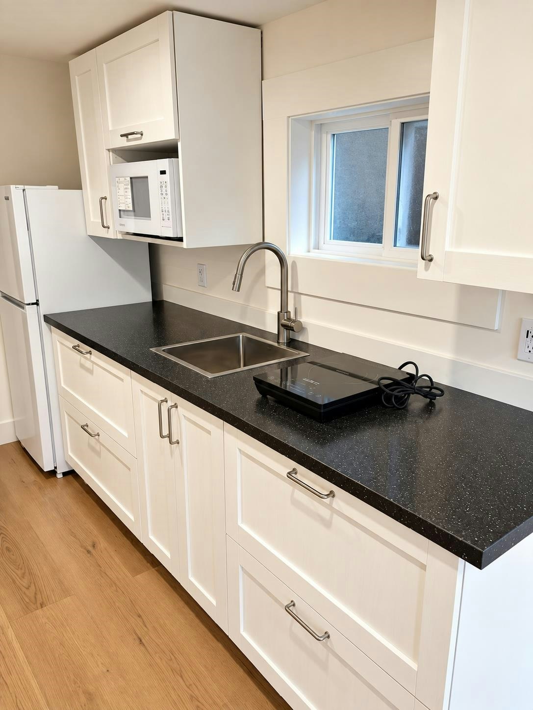 4147 W13th Ave, Vancouver, BC, V6R 2T5 - 5