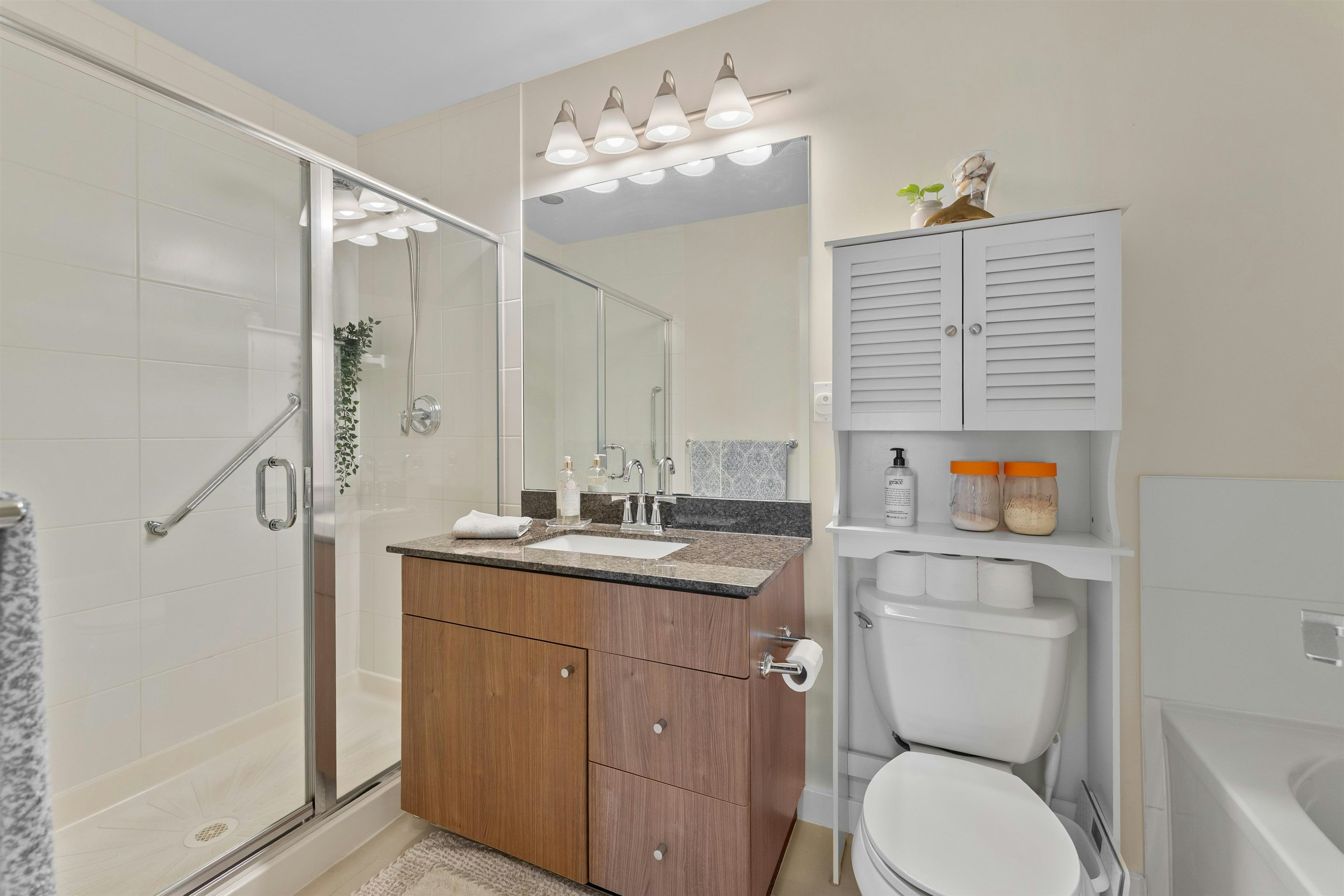 203-255 Ross Drive, New Westminster, BC, V3L 0C7 - 21