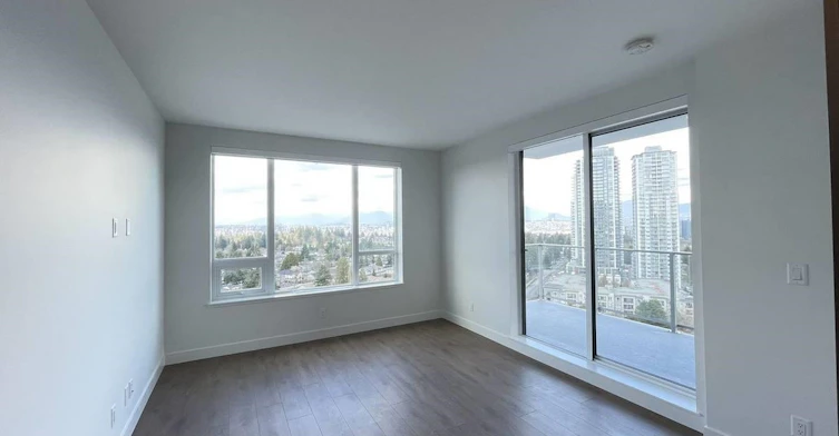 4XX-13359 Old Yale Rd, Surrey, BC, V3T 3C6 - 3