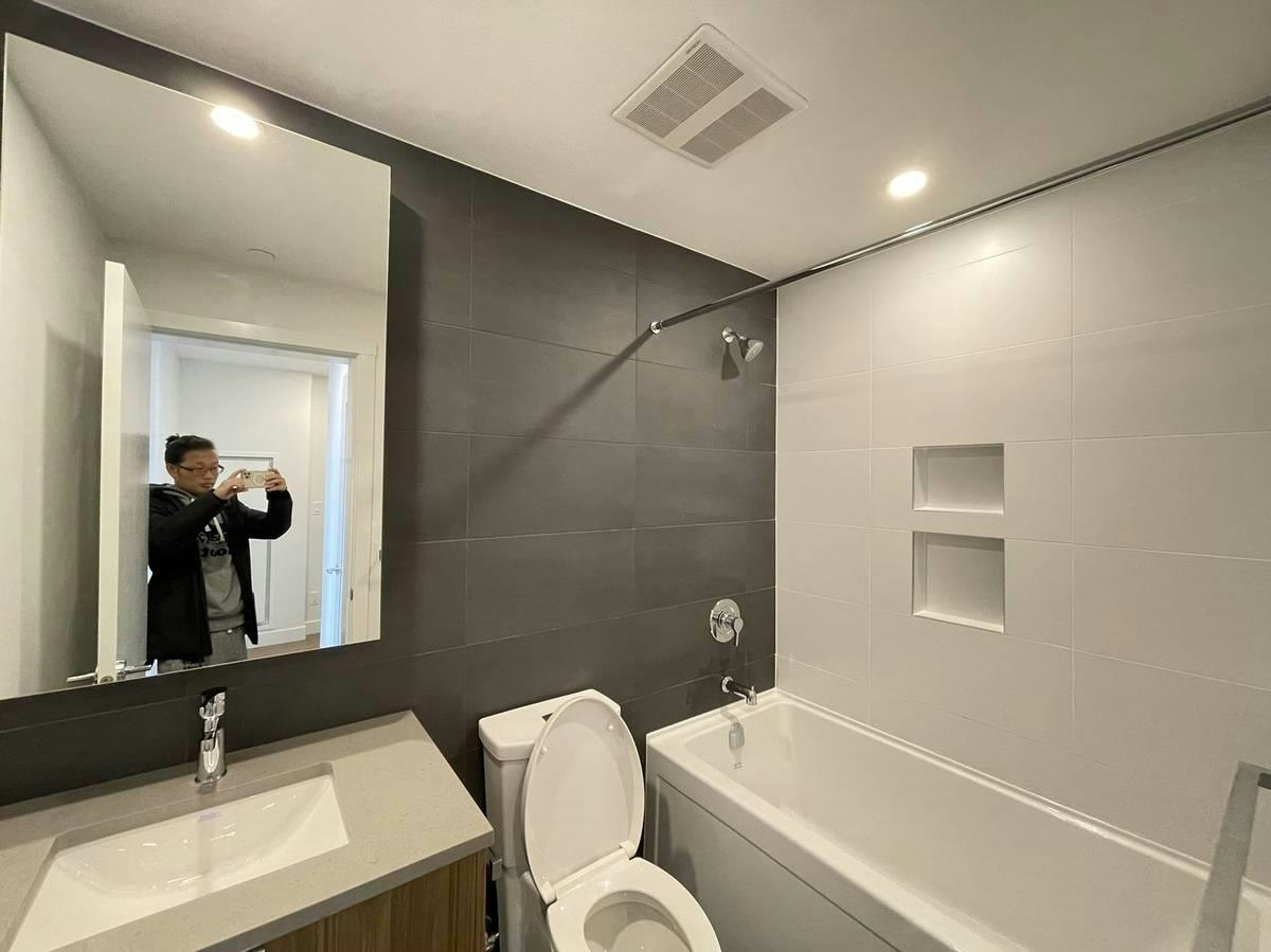 4XX-13359 Old Yale Rd, Surrey, BC, V3T 3C6 - 8