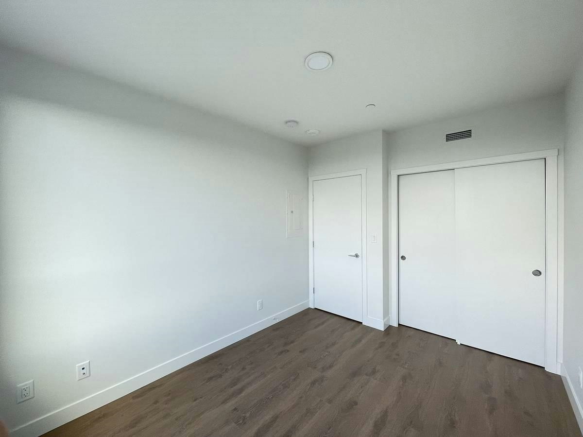 4XX-13359 Old Yale Rd, Surrey, BC, V3T 3C6 - 10