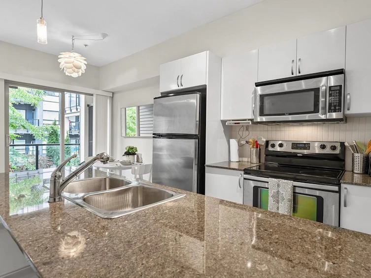 316-13789 107a Avenue, Surrey, BC, V3T 0B8 - 13