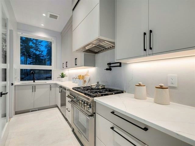 2589 141 Street, Surrey, BC, V4P 2E5 - 14