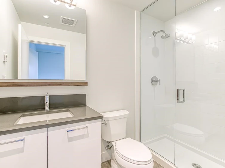 107-258 Nelson's Court, New Westminster, BC, V3L 0J9 - 14