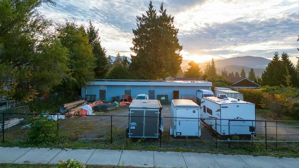 734 North Road, Gibsons, BC, V0N 1V9 - 23